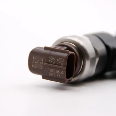 095000-6363 095000-6364 095000-6366 8-97609788-3 Iniettore di carburante 100% per 4HK1 6HK1 Lavori
